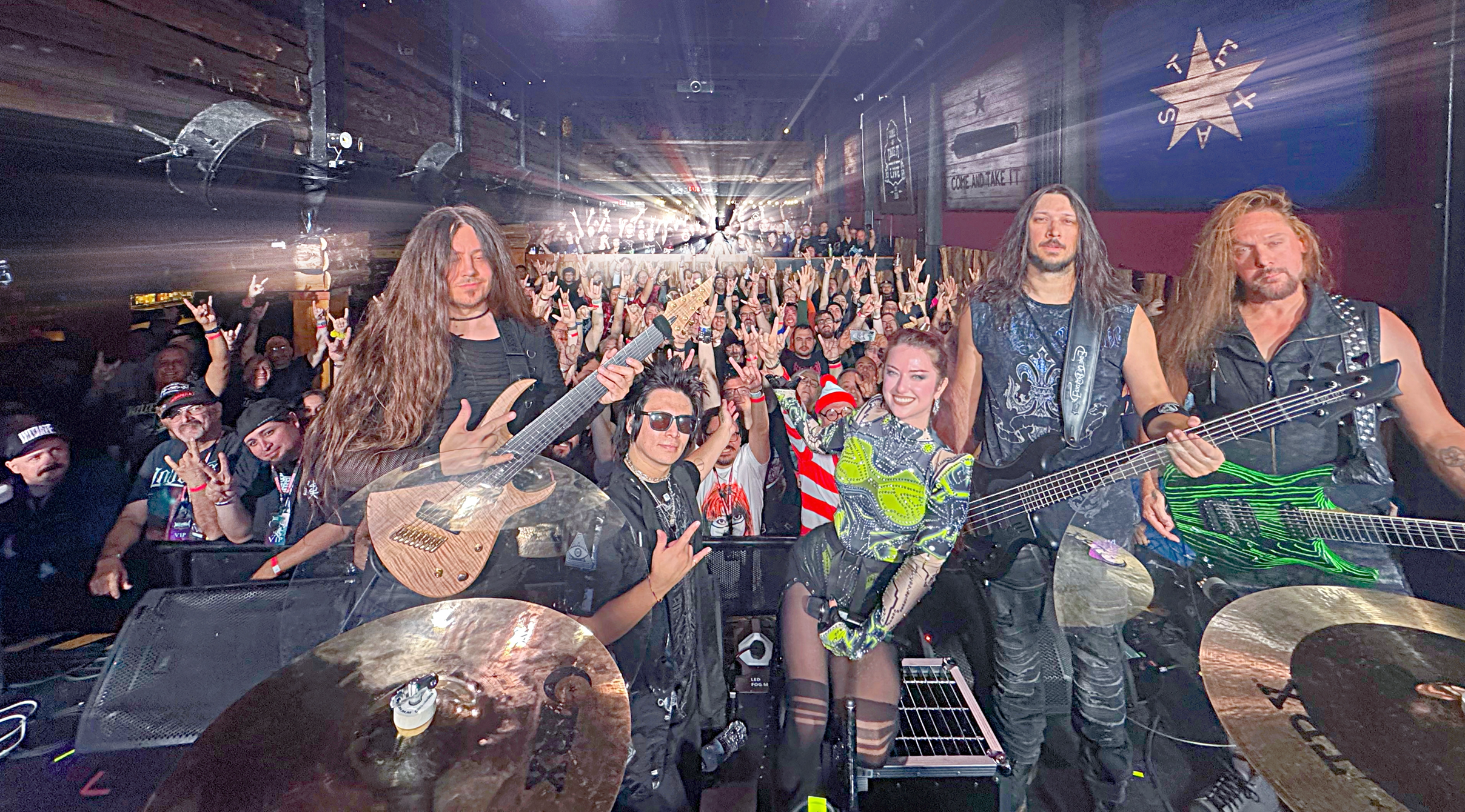 band pic with the crowd